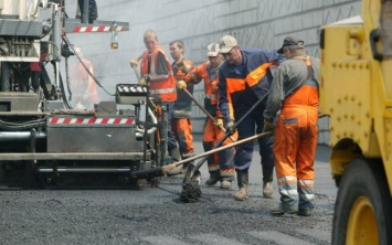 В Запорожской области дороги ремонтируют в усиленном режиме