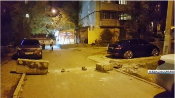 Жители керченского двора воспрепятствовали парковке радикально