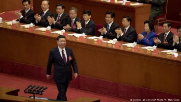 Компартия Китая поставила Си Цзиньпина на один уровень с Мао Цзэдуном