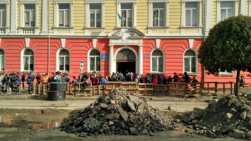 В Ужгороде ученик распылил в школе слезоточивый газ, пострадали 10 детей