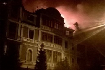 В занятом националистами киевском доме возник пожар