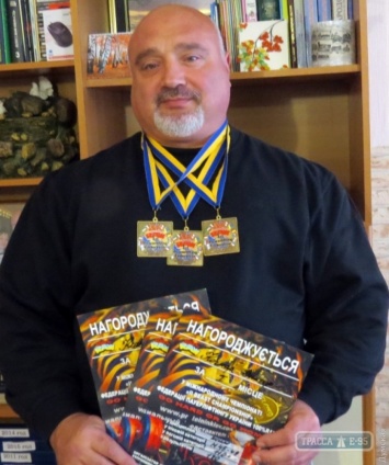Священник-силач из Одесской области установил новый рекорд Украины