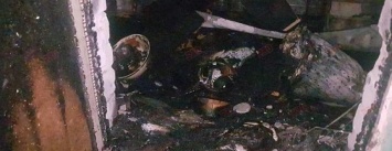В Бердянске пожар уничтожил захламленный балкон, - ФОТО, ВИДЕО