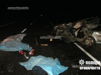 ДТП на Ивано-Франковщине: в жестком столкновении Skoda с Mercedes Sprinter погибло трое, еще трое травмировано. ФОТО