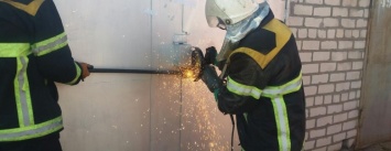 В Кременчуге пожарные вскрыли гараж для проведения следственных действий (ФОТО)