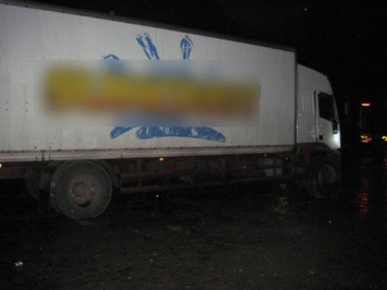 На трассе Киев - Чернигов четверо в масках обстреляли грузовик