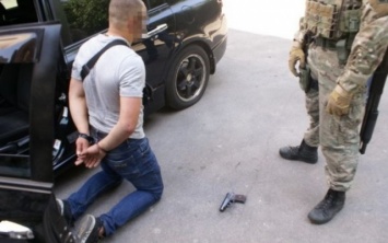 В Запорожье "банду полицейских" оставили за решеткой