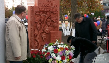 На жилмассиве Таирова открыли памятник Василию Таирову