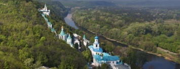 Святогорская Лавра - одно из самых популярных фотомест Украины