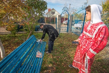 Над одесским селом запустили икону Божьей Матери на квадрокоптере