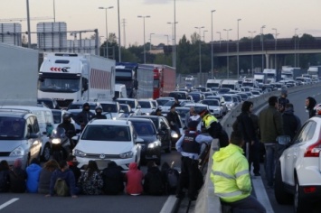 Забастовка в Каталонии: активисты блокируют автомобильные и железные дороги