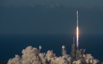 SpaceX запустит на орбиту трехтонные турецкие спутники