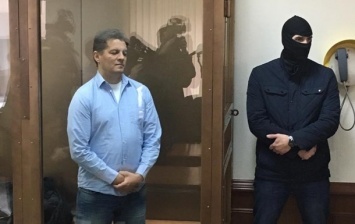 Суд в Москве оставил украинца Сущенко за решеткой