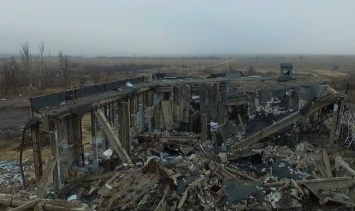 Луганский аэропорт уничтожили Точками-У с территории РФ - Минюст