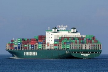 Ever Smart потерял 42 контейнера в открытом море