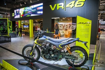 EICMA-2017: Валентино Росси показал свой спорт-кастом Yamaha MYA VR46