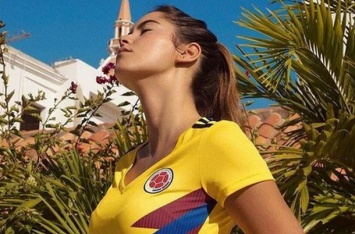 Горячие фото самой красивой девушки Вселенной, со скандалом презентовавшей форму сборной Колумбии