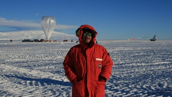 "Ухо Антарктики": как физики превратили целый континент в детектор частиц