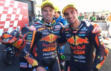 Мигель Оливьера приносит KTM третью победу подряд в Moto2