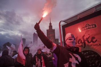 Шествие националистов в Варшаве собрало 60 тысяч человек