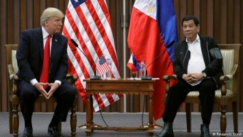 Саммит АСЕАН: Трамп встретился с Дутерте