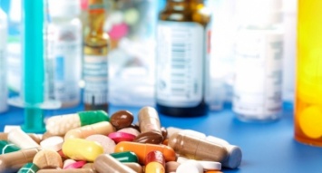 Эксперт: «Украинцам втюхивают дорогие препараты, хотя можно купить более дешевые аналоги»