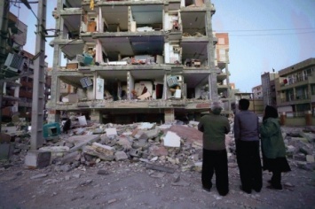 При землетрясении на границе Ирана и Ирака погибли 328 человек, ЕС обещает помощь