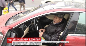 Дедушка на Tesla, который продавал мед на Позняках, рассказал о семье и общении с Ющенко