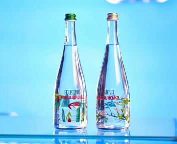 Мода на природную воду: "Моршинская" выпустила коллекцию бутылок от Poustovit