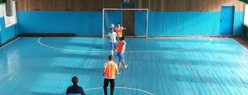 Футболисты херсонского "Кристалла" проведут уроки для школьников