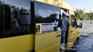 В Симферополе расторгнут договоры с перевозчиками на четырех маршрутах