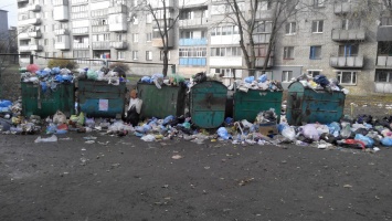 Неподконтрольный Алчевск утопает в мусоре