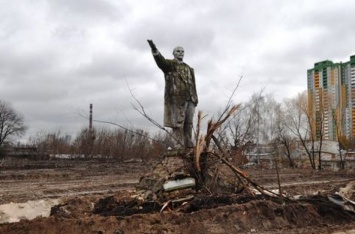 В Киеве одному Ленину удалось «спрятаться». Но ненадолго