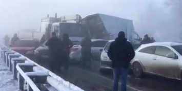 В ДТП под Краснодаром столкнулись 15 автомобилей