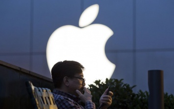 Apple принудят отказаться от замедления старых iPhone через суд
