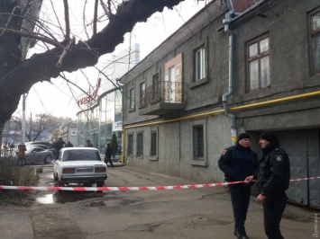 Одесская полиция штурмовала автосалон, в котором засели бандиты