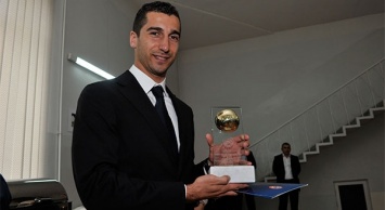 Мхитарян признан футболистом года в Армении в восьмой раз