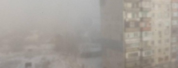 Приморский район Мариуполя заволокло смогом (ФОТОФАКТ)