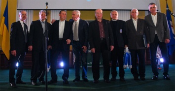 Ветераны «Динамо» получили награды во время праздничного вечера в честь юбилея