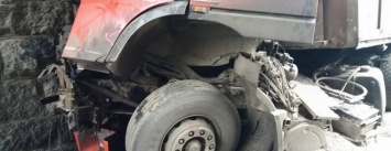 В Кропивницком произошло страшное ДТП: кабина грузовика превратилась в металлолом. ФОТО