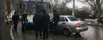 В Мариуполе "Лада" врезалась в троллейбус. Пострадал ребенок (ФОТО+ВИДЕО)