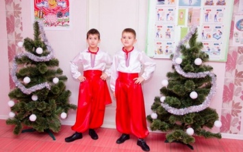 ОО «Сообщество женщин Херсонщины» пошила костюмы для деток из школы-интерната
