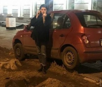 "Блдь, вы что, охренели вообще?": Остановленная за пьяное вождение сотрудница одесской мэрии Тирновенко оскорбляет полицейских. ВИДЕО