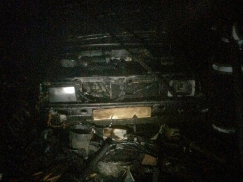 В Николаеве в гараже сгорел «Ниссан»