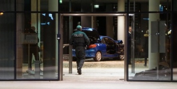 В Германии мужчина въехал на авто в штаб-квартиру партии социал-демократов