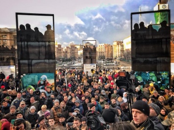 На Майдане произошел первый конфликт, пострадал скандальный журналист