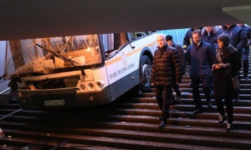 В резонансном ДТП с автобусом в Москве погибли четыре человека. Появился список пострадавших