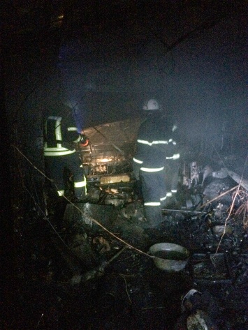В переулке Героев Украины сгорел гараж