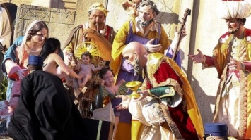 Обнаженная активистка Femen хотела украсть младенца Иисуса из вертепа в Ватикане