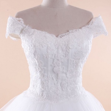 Мошенники развели херсонку при продаже свадебного платья